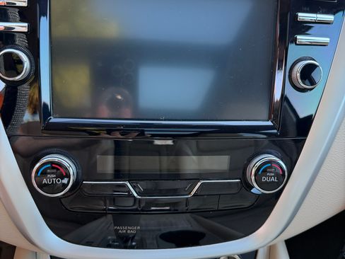 Used 2017 Nissan Murano Platinum w/ Platinum Technology Package image 8