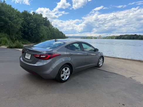 Used 2013 Hyundai Elantra GLS w/ Preferred Pkg FWD image 10