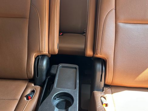 Used 2017 Toyota Highlander Limited Platinum AWD/4WD image 11