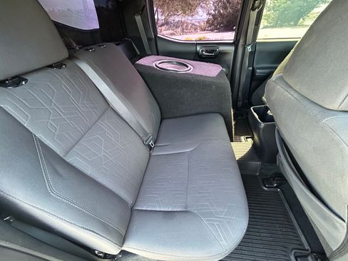 Used 2017 Toyota Tacoma TRD Sport AWD/4WD image 13
