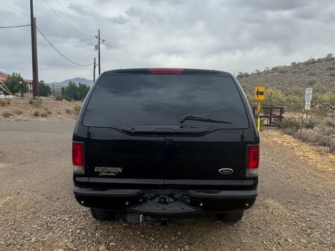 Used 2005 Ford Excursion Limited image 5