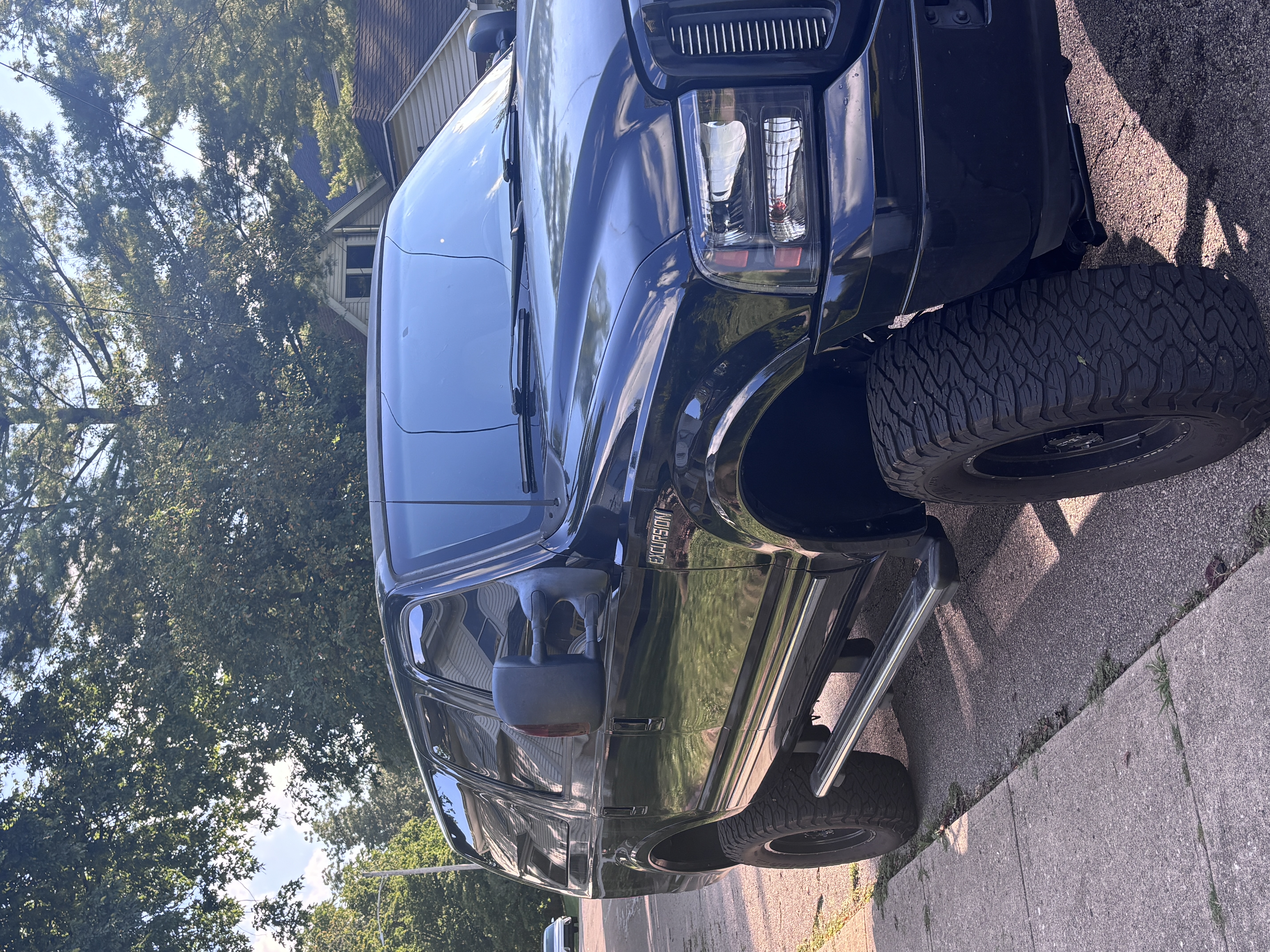 Used 2005 Ford Excursion Limited AWD/4WD image 4