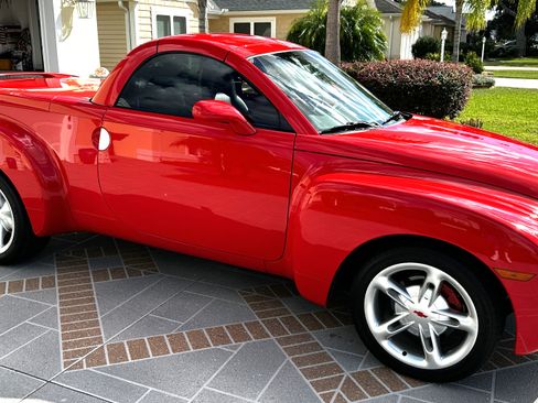 Used 2003 Chevrolet SSR w/ Preferred Equipment Group image 4