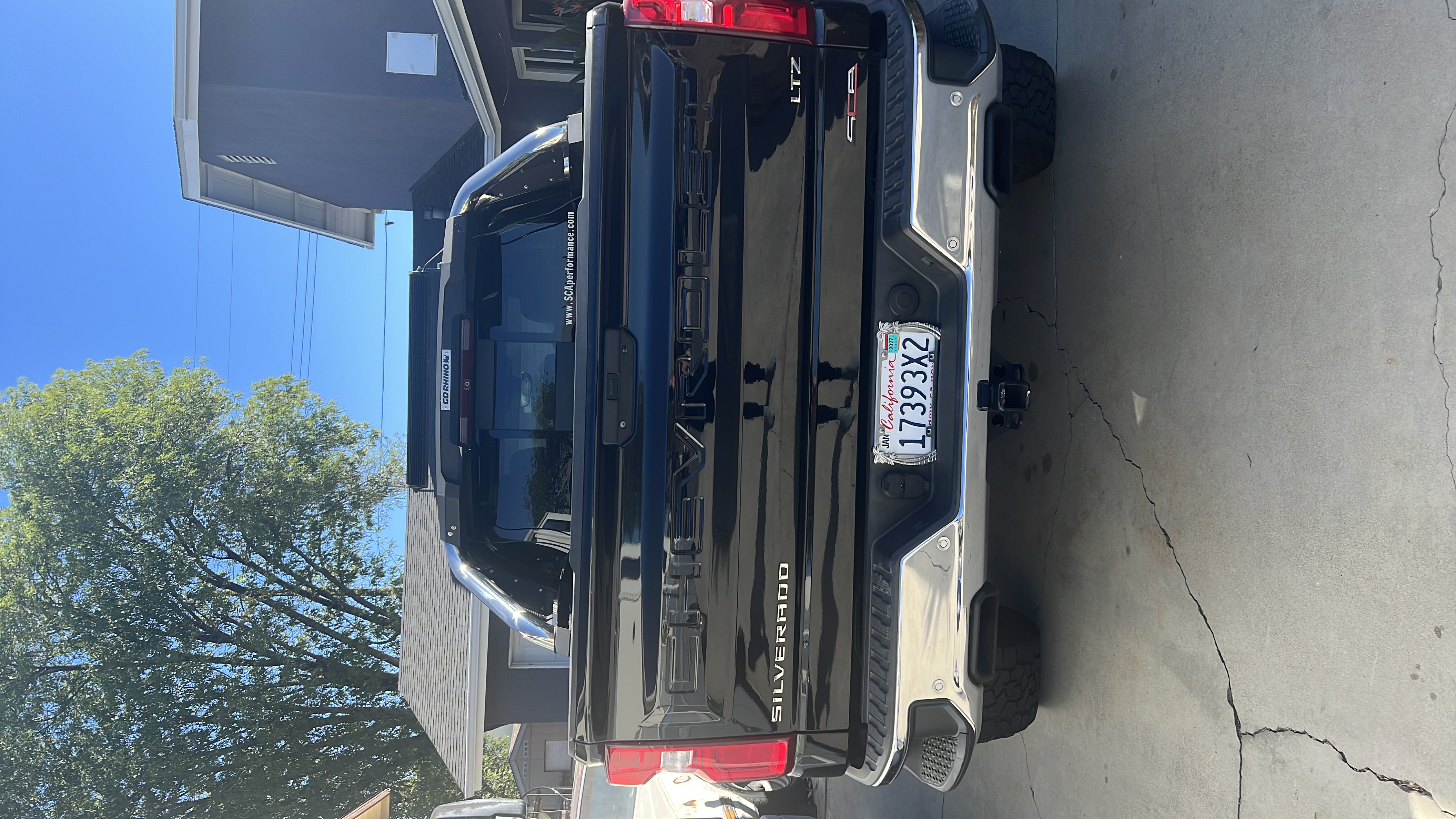 Used 2019 Chevrolet Silverado 1500 LTZ w/ LTZ Premium Package AWD/4WD image 11