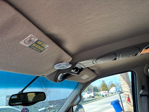 Used 2001 Ford Expedition XLT image 1