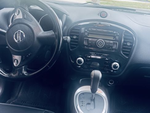 Used 2012 Nissan Juke SV w/ Chrome Pkg image 11