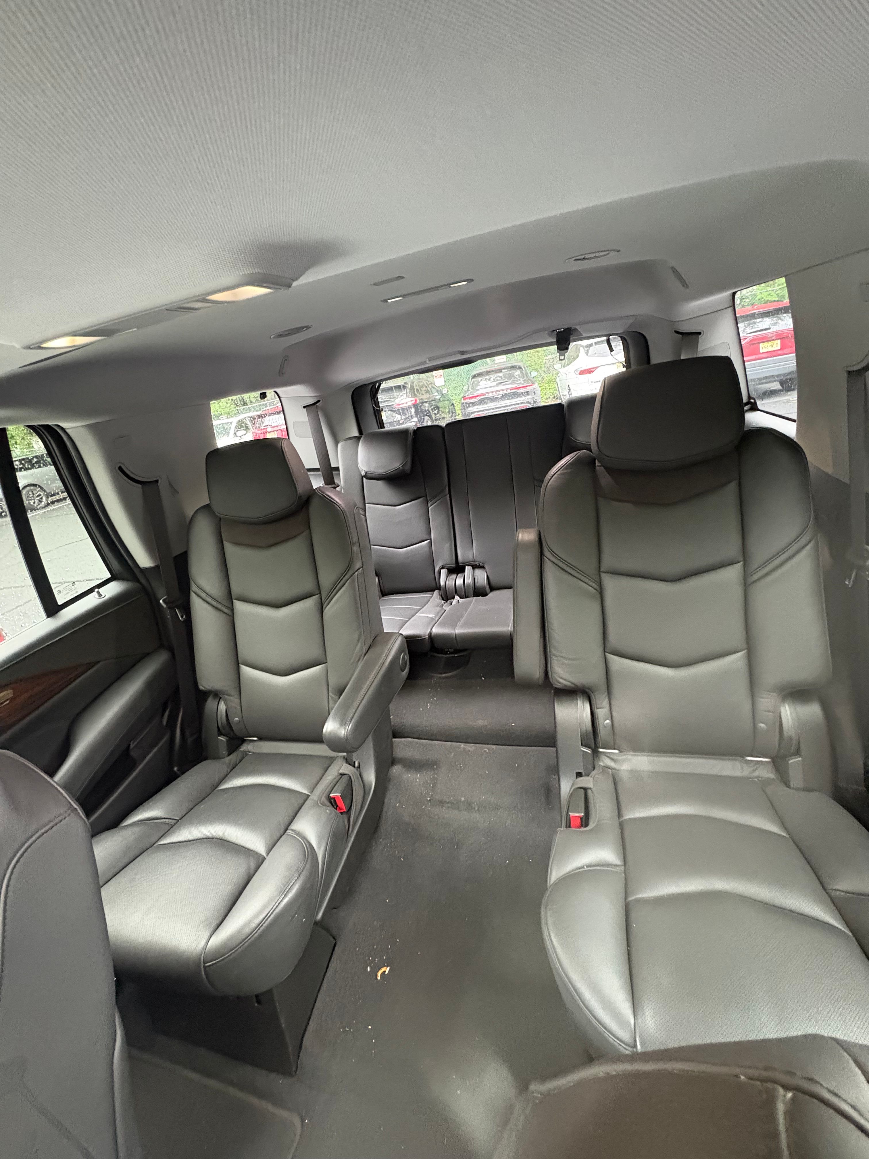 Used 2020 Cadillac Escalade Luxury AWD/4WD image 17