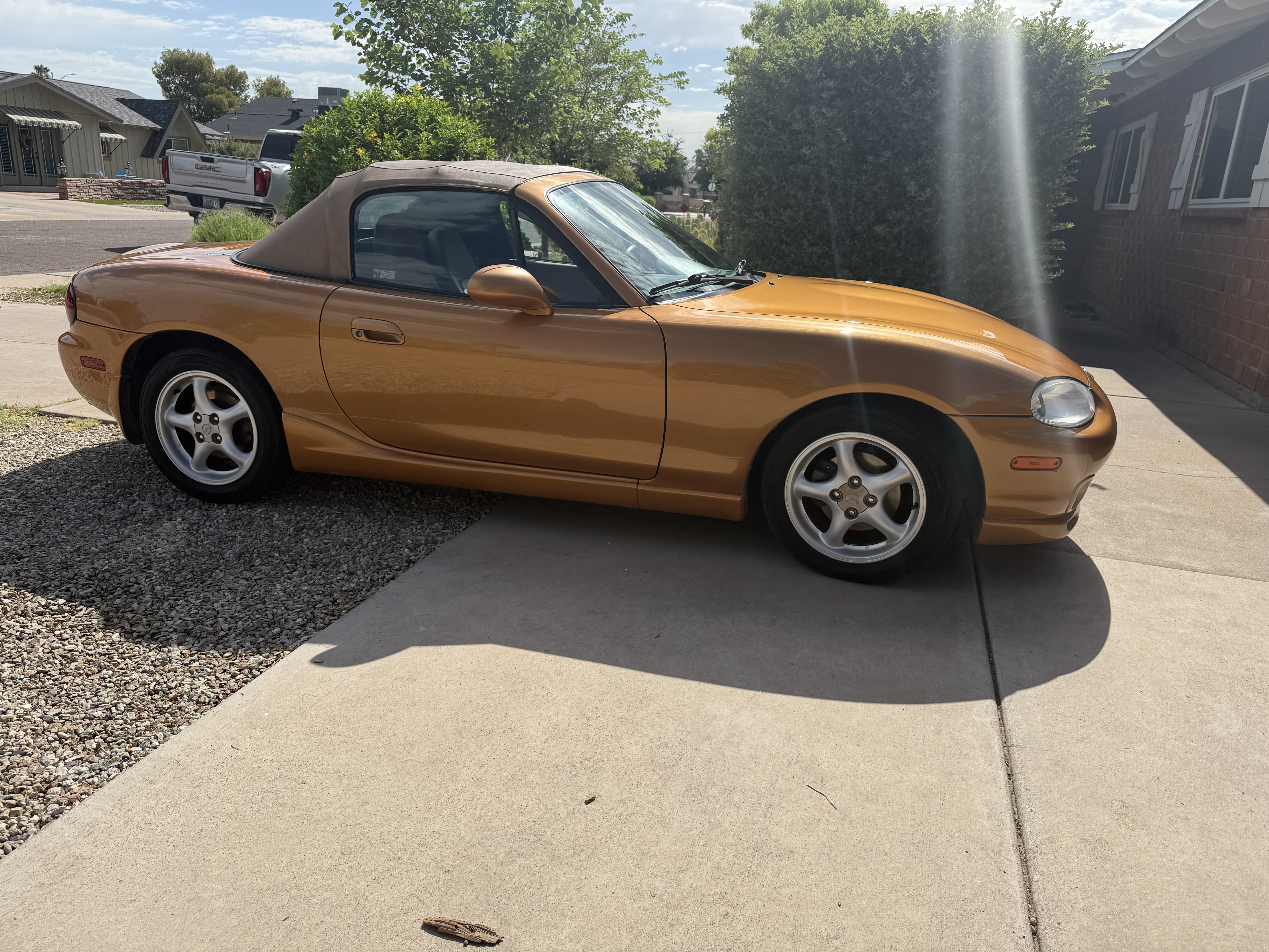 Used 2000 MAZDA MX-5 Miata LS RWD image 12