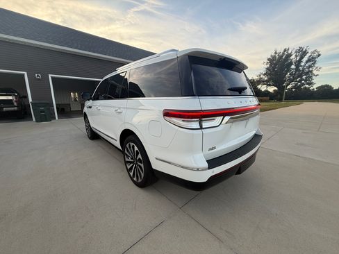Used 2023 Lincoln Navigator Reserve AWD/4WD image 9
