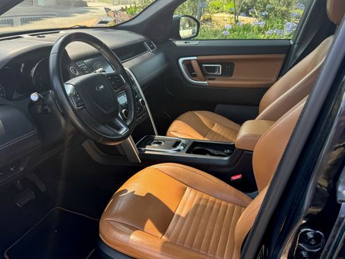 Used 2019 Land Rover Discovery Sport HSE Luxury image 11