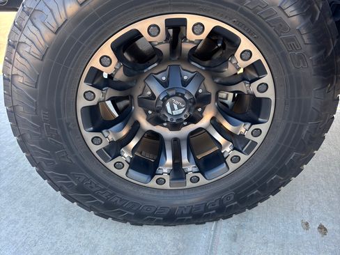 Used 2017 Ford F150 Lariat image 14