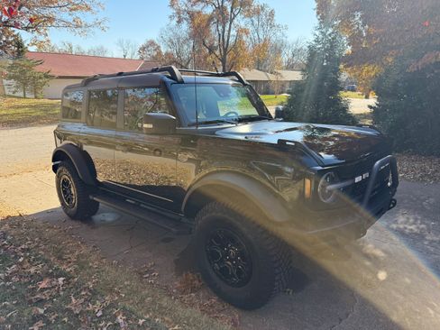 Used 2024 Ford Bronco Wildtrak image 4