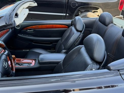 Used 2005 Lexus SC 430 Convertible image 9
