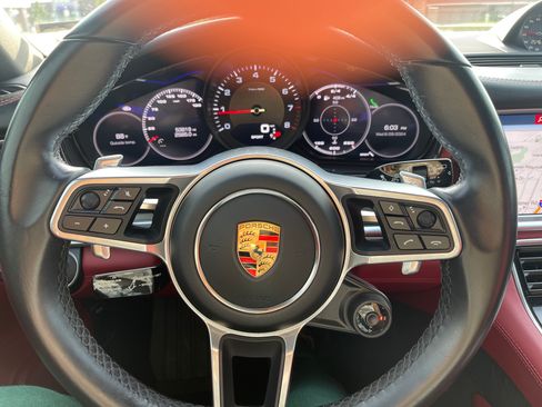 Used 2019 Porsche Panamera 4 image 23