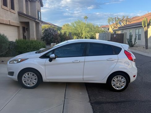 Used 2014 Ford Fiesta SE w/ SE Fuel Economy Package image 6