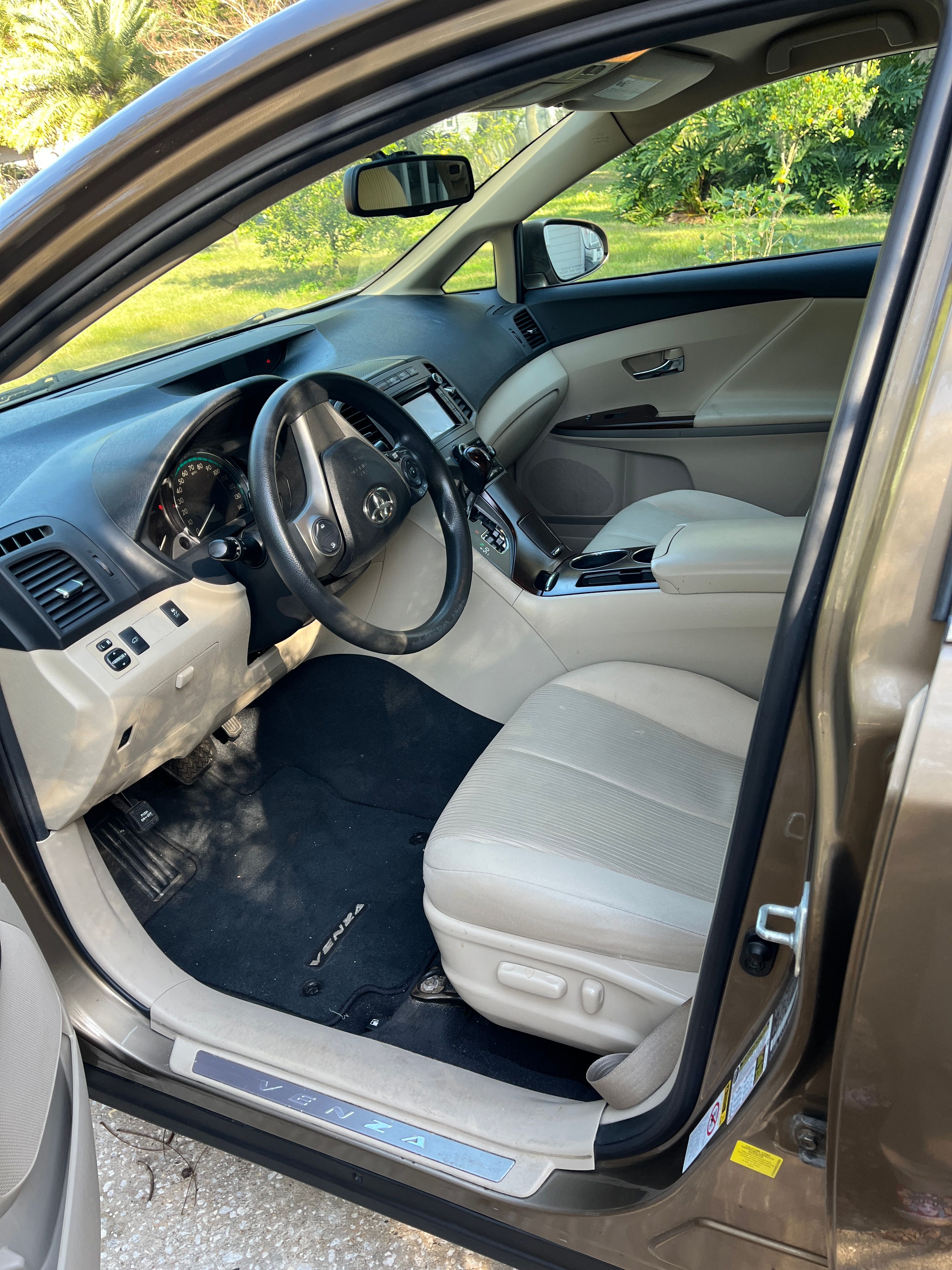 Used 2013 Toyota Venza LE w/ LE Convenience Pkg FWD image 9
