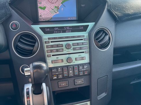 Used 2011 Honda Pilot Touring image 16