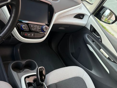 Used 2021 Chevrolet Bolt LT image 10