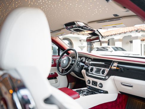 Used 2017 Rolls-Royce Wraith image 14