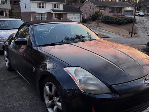 Used 2005 Nissan 350Z Touring image 1