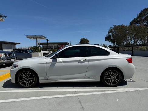 Used 2018 BMW M240i Coupe RWD image 4