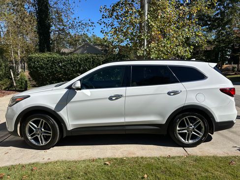 Used 2018 Hyundai Santa Fe SE Ultimate Sport Utility 4D w/ SE Ultimate Tech Package 03 image 1