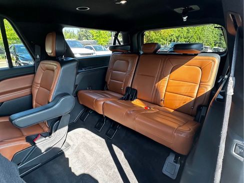 Used 2020 Lincoln Navigator L Reserve w/ Equipment Group 208A Reserve AWD/4WD image 14
