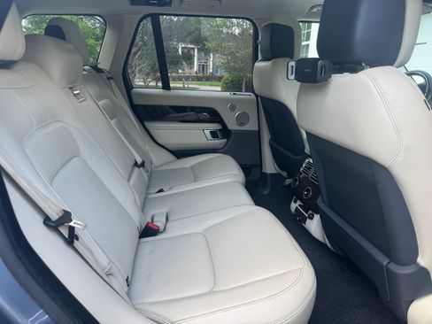 Used 2020 Land Rover Range Rover HSE image 5