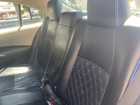 Used 2021 Toyota Corolla LE image 11