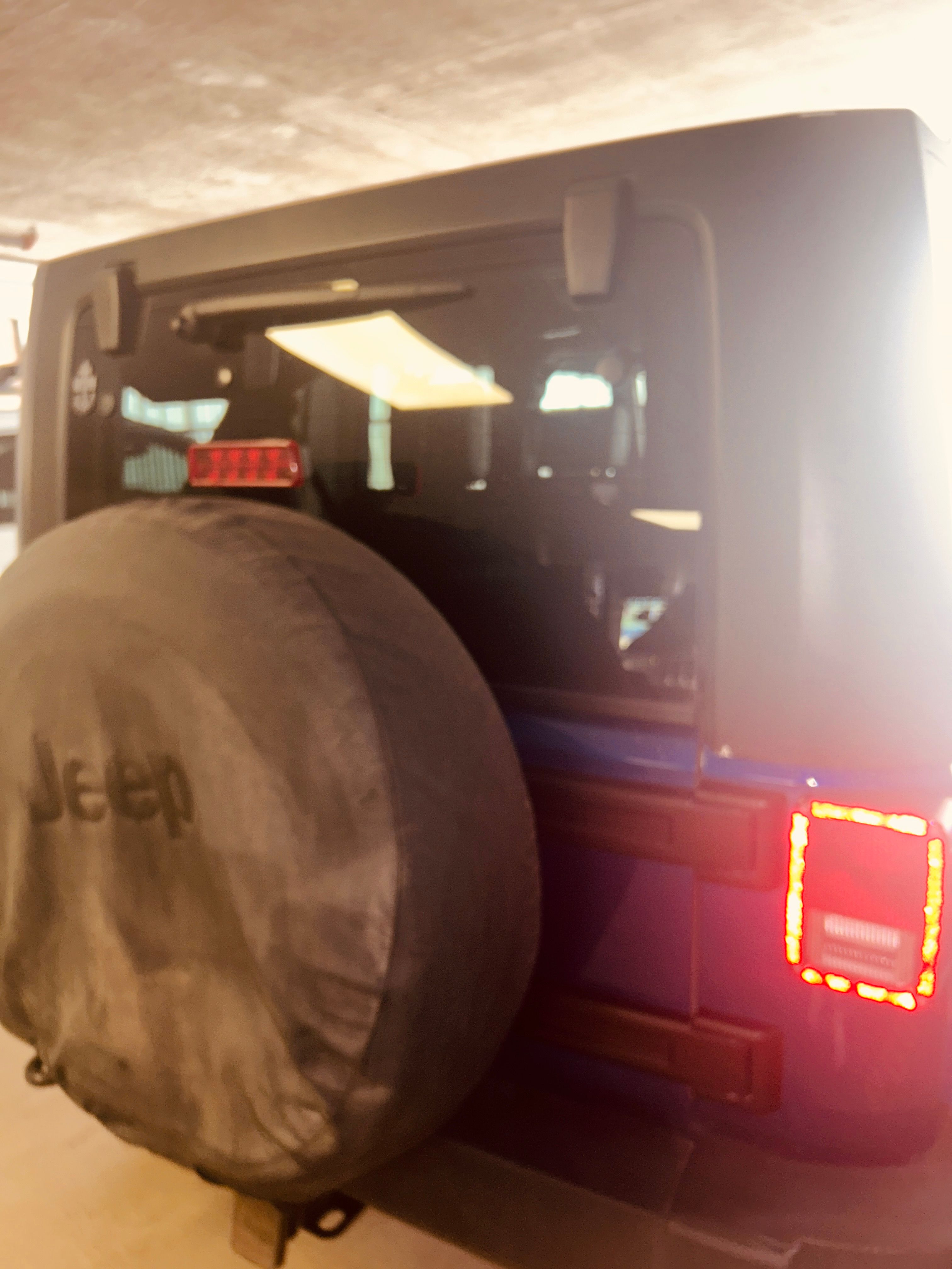 Used 2010 Jeep Wrangler Unlimited Sahara w/ Dual Top Group AWD/4WD image 11