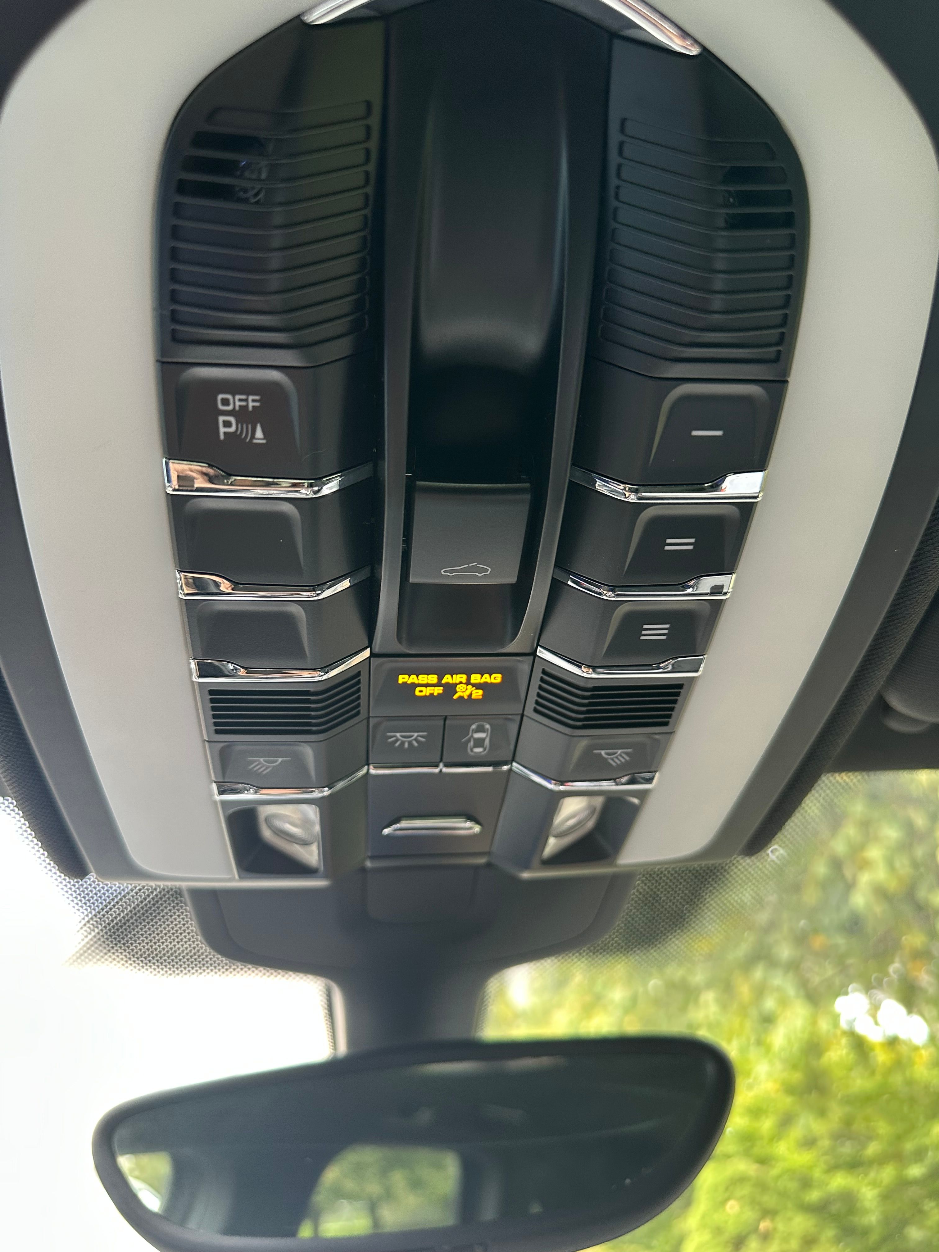 Used 2014 Porsche Cayenne Platinum Edition AWD/4WD image 20