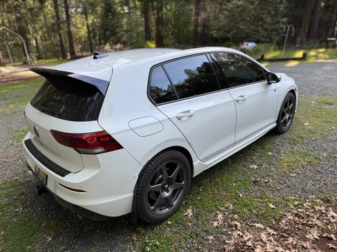 Used 2024 Volkswagen Golf R AWD/4WD image 9