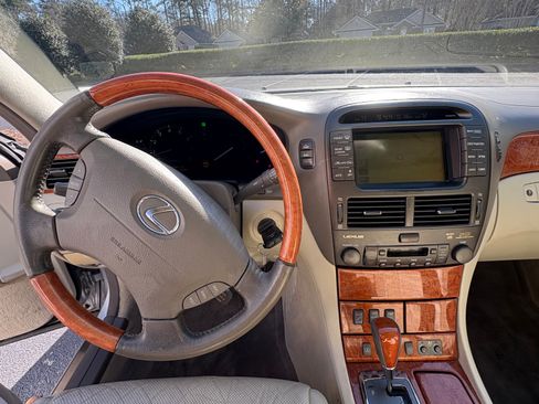 Used 2004 Lexus LS 430 image 11