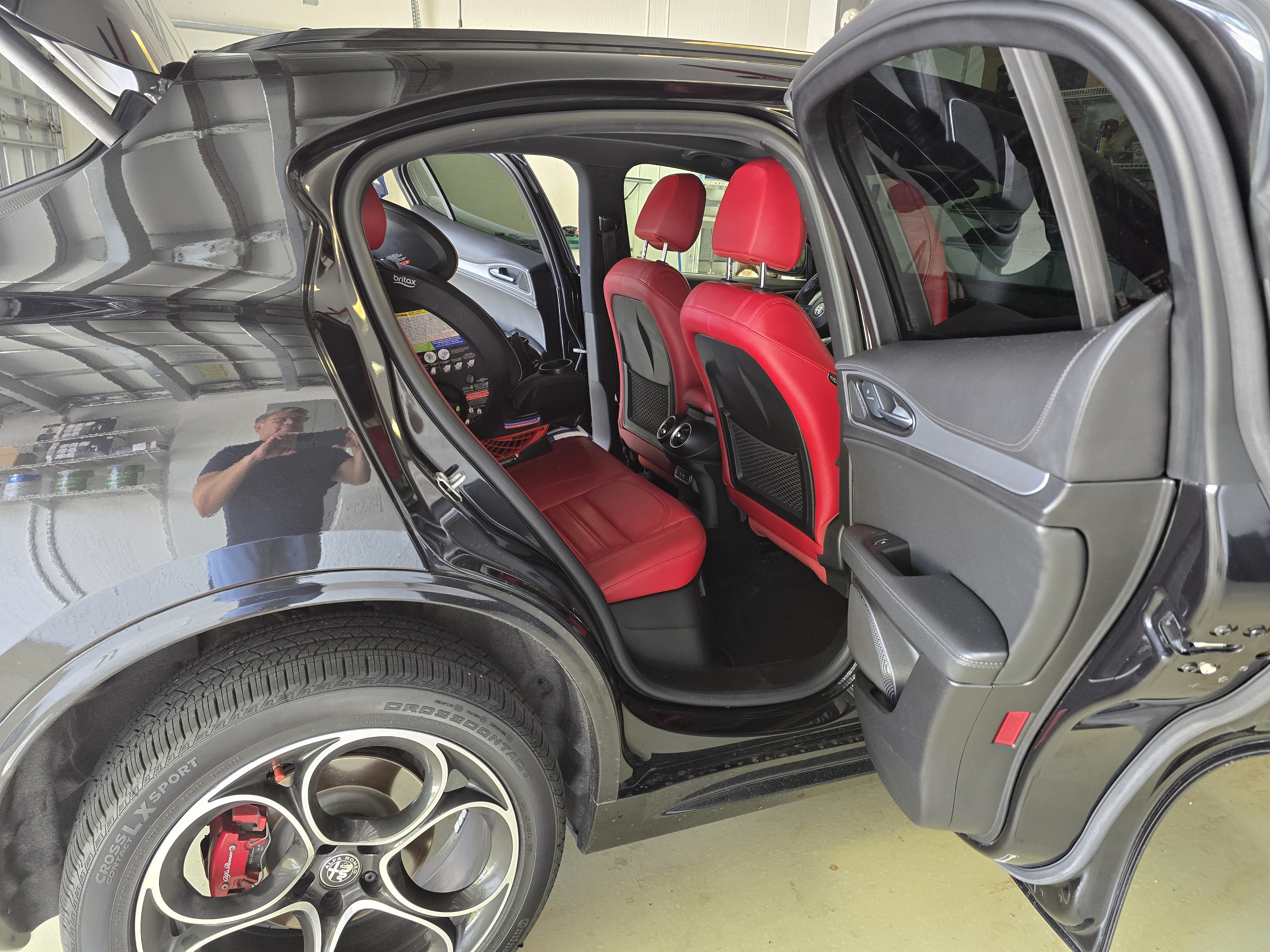 Used 2022 Alfa Romeo Stelvio Veloce AWD/4WD image 12