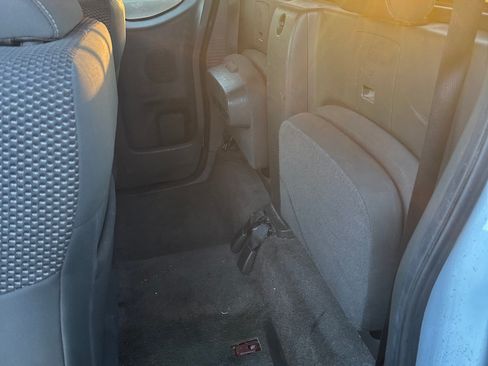 Used 2017 Nissan Frontier SV image 10