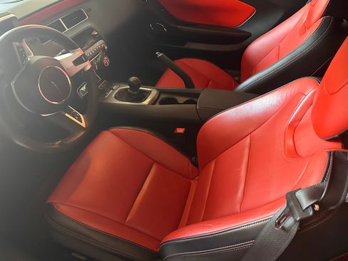 Used 2010 Chevrolet Camaro SS image 9