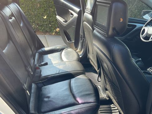 Used 2013 Hyundai Elantra Limited w/ Technology Pkg image 11