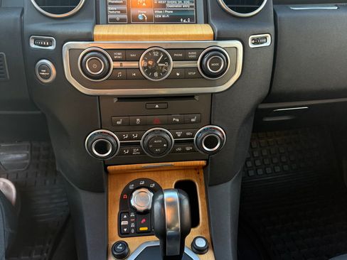 Used 2013 Land Rover LR4 HSE image 9