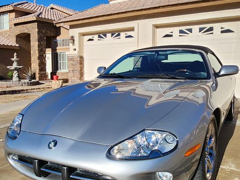 Used 1998 Jaguar XK8 Convertible image 15