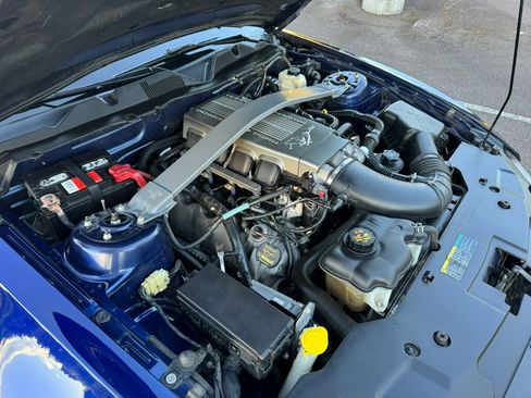 Used 2010 Ford Mustang GT Premium RWD image 14