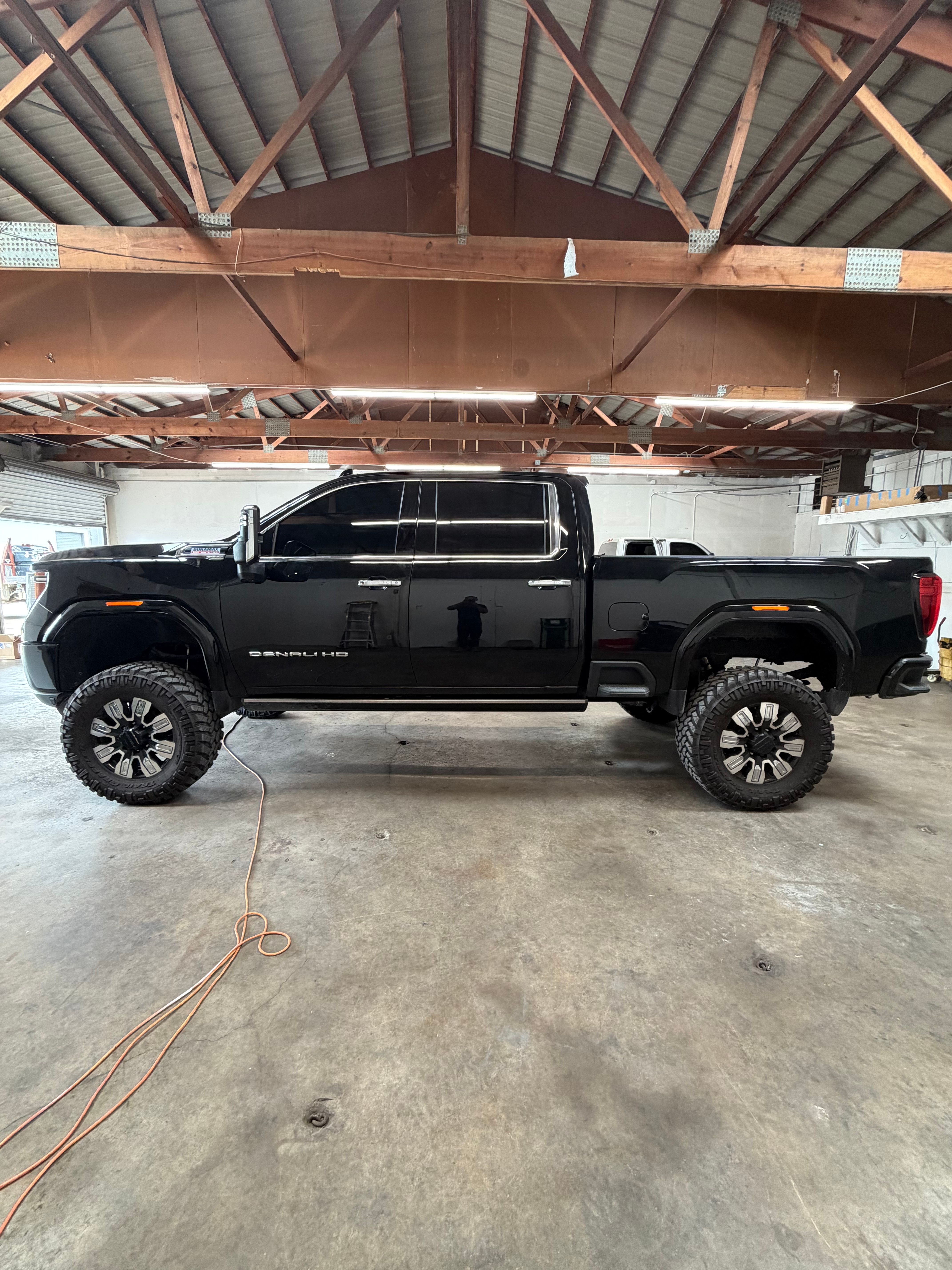 Used 2022 GMC Sierra 2500 Denali w/ Denali Ultimate Package AWD/4WD image 8