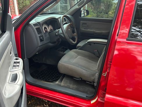 Used 2006 Dodge Dakota SLT image 16