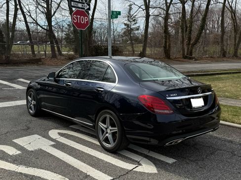 Used 2016 Mercedes-Benz C 300 4MATIC Sedan image 4