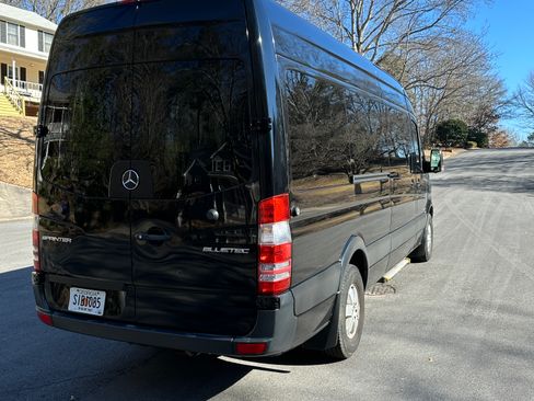 Used 2015 Mercedes-Benz Sprinter 2500 image 5