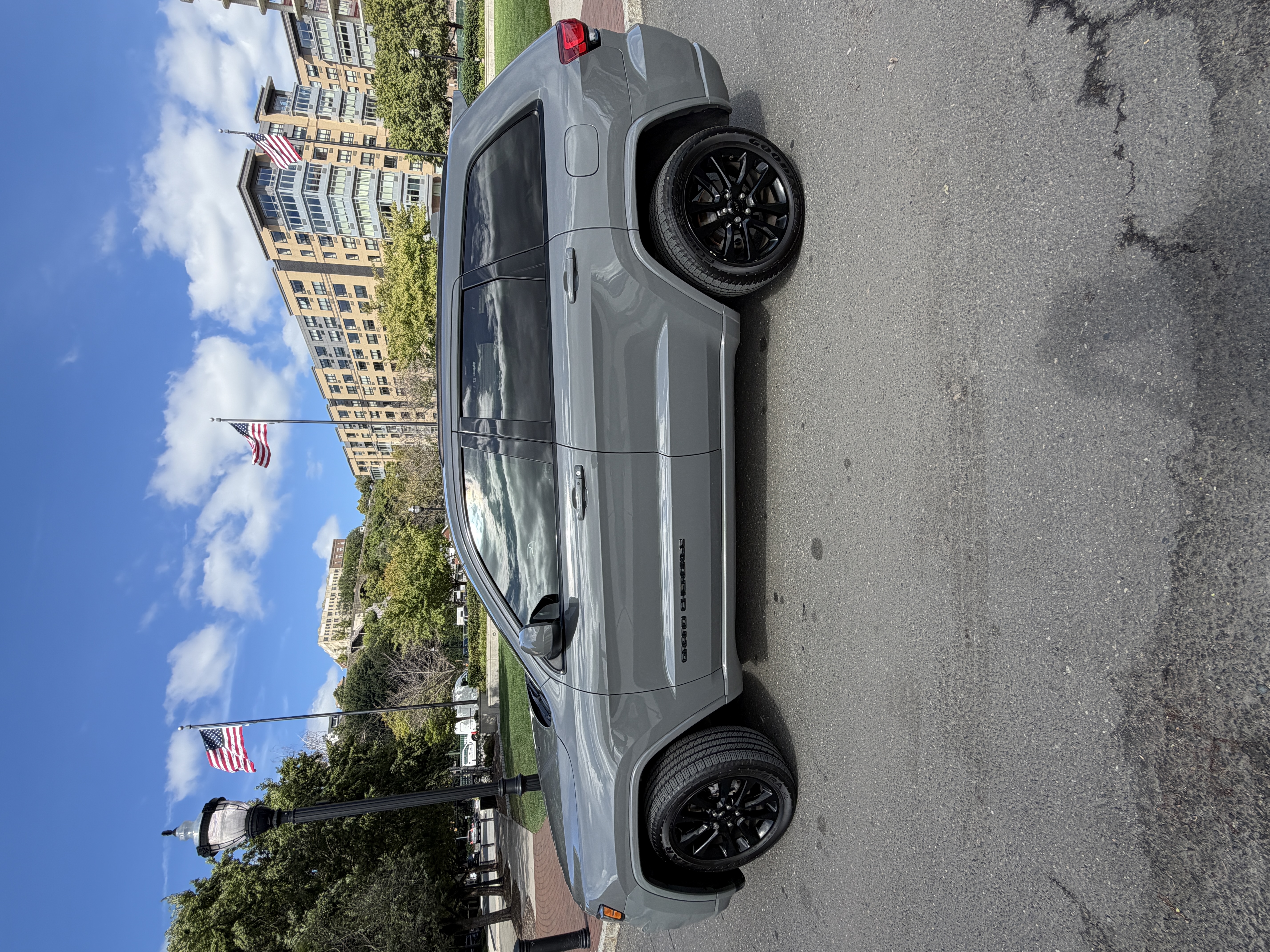 Used 2019 Jeep Grand Cherokee Altitude AWD/4WD image 8