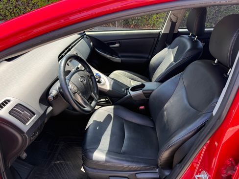 Used 2015 Toyota Prius Persona Series FWD image 2