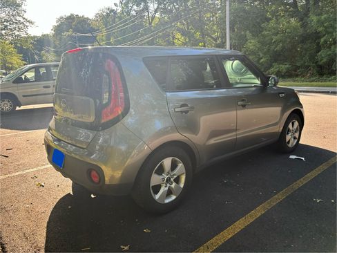 Used 2019 Kia Soul w/ Convenience Package image 2