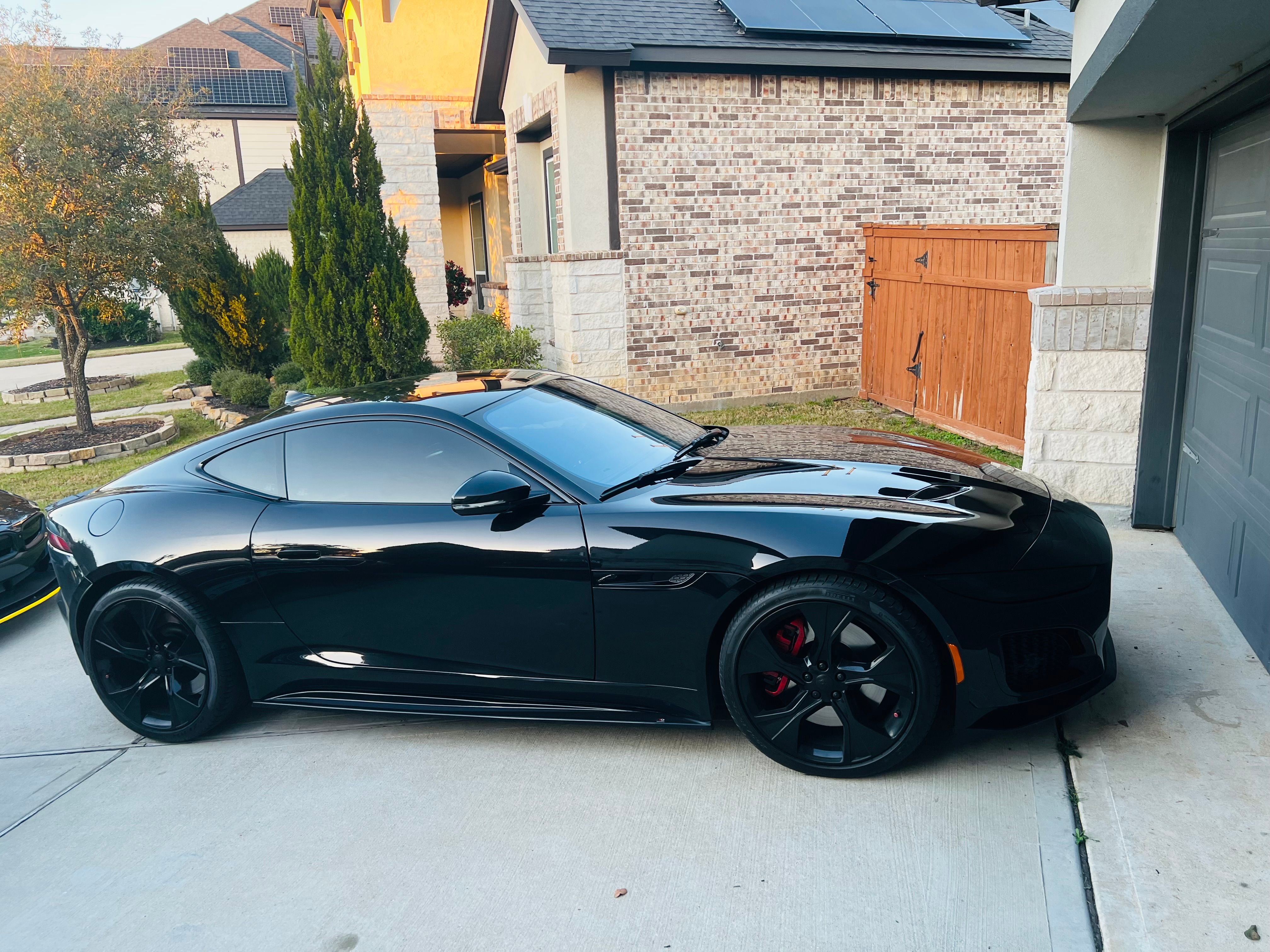 Used 2022 Jaguar F-TYPE Coupe RWD image 16
