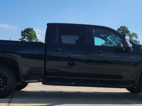 Used 2022 Chevrolet Silverado 2500 LTZ w/ LTZ Plus Package AWD/4WD image 5