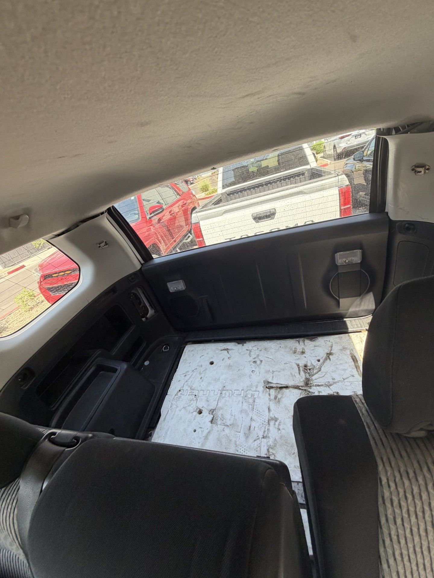 Used 2014 Toyota 4Runner SR5 AWD/4WD image 9